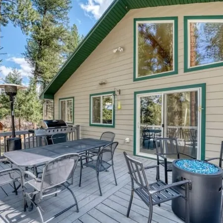 Holiday Tree House - with community pool & golf!