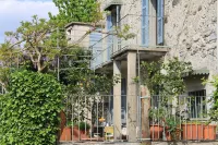 Seventeenth-century house on 2 floors, with Turkish bath and courtyards, 1km from Lake Orta. Hotels near San Giulio Island