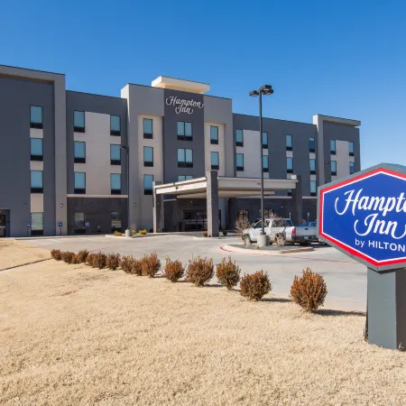 Hampton Inn Mustang