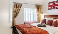 Cozy Cotswold Dog Friendly Retreat
