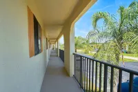 5 Mi to Beach! Heated Pool, Quiet, Tennis, Lanai, Laundry, Parking, Dining, Golf