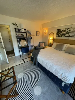 Studio just a one block from a beach Sleeps 1-3