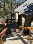 Moonridge cabin + treehouse + hot tub + pool table