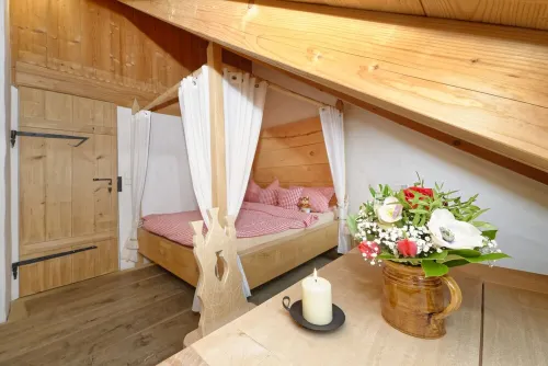 Romantic farm on Lake Chiemsee with exclusive holiday apartments