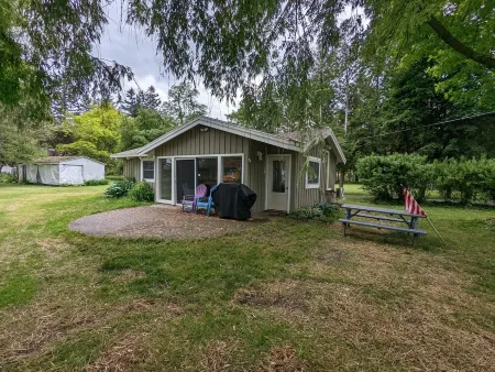 Finger Lakes Cottage Getaway Отели в г. Дженива