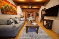 Casita with Private Hot Tub Near Santa Fe Plaza