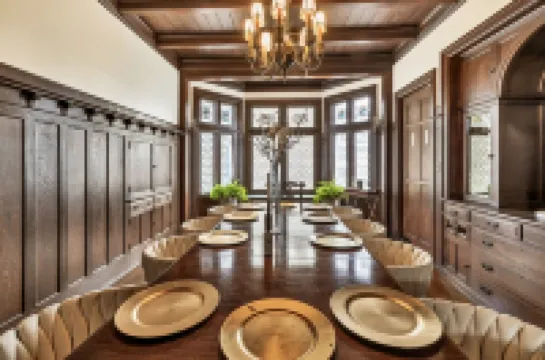 LUXE Manor with Modern, Elegant Vibes