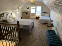 Newly Remodeled Kcmo Bungalow, Near Plaza & Westport in Kansas City