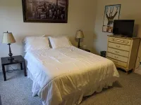 Farmhouse On 14 Acres.  Close to Monticello & Ash Lawn Highland Hotel in zona Cardboard Safari