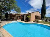 Charmante Villa Provençale de 3 Chambres à 450m du Centre de Flayosc Hotels in Flayosc