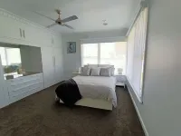 Exquisitely furnished house walking distance to AFL Mars Stadium Hotels in Ballarat North