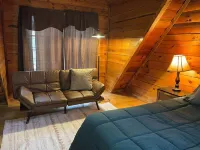 Mountain Hideaway in the heart of Red River Gorge Kentucky Reptile Zoo附近的飯店