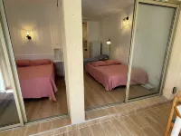 Logement de Vacances, Avec Piscine et mer