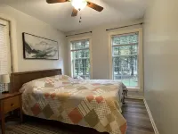 Cozy Long Pond Cottage: private mooring & shared dock فنادق في Rome