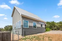 Hidden Butterfly 3 Bedroom Home- Lake Travis with Hot Tub Hotels near Northlake Church