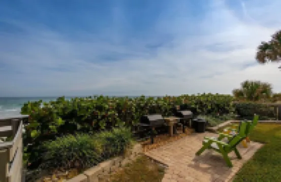 Renovated Condo with Pool on No Drive Beach Hotels in Ponce Inlet