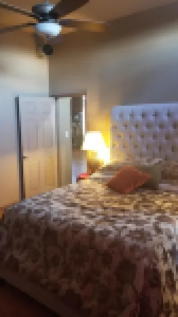 Spacious 2 bedroom apartment with 3 queen beds and 2 full baths Hotels in 