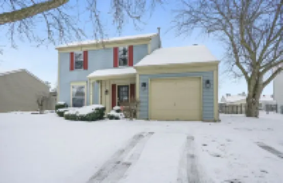 PROMO 10% WEEKLY AND 15% MONTHLY OFFNaperville/Aurora, King Bed, Fenced Yard!