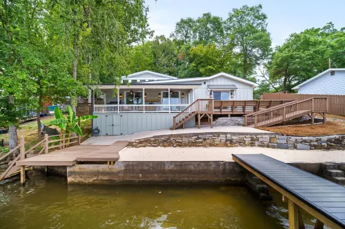 Canary Cottage Lakehouse on Jackson Lake
