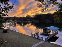 *New 3BR/2BA* ~ 200 ft Lake Frontage ~ Lakehaven