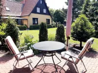 Vacation apartment in a quiet location for 2 people (non-smoking property) Hotels in Born