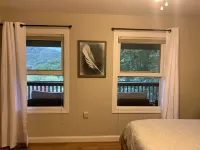 Secluded home in the mountains and 5 minutes from downtown.  Pet friendly!