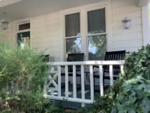 Historic Queen Anne Victorian in the Heart of Windsor Hotels in Windsor