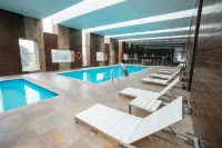 Hilton Garden Inn Santiago - Airport - С бассейном