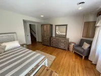 Pennsy Ridge Hideaway: Relax in our centrally-located wooded retreat w/ hot tub