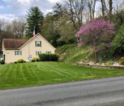 Private and cozy! Bald Eagle St. Park & lake very close , 30 min. to PSU or LHU.