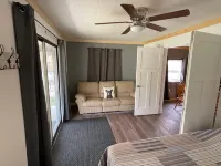 Remodeled Cottage close to ATV/Snowmobile Trails, and Ausable River