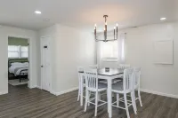 Central Location- Updated 3 Bed 2 Bath Hotels in Xenia