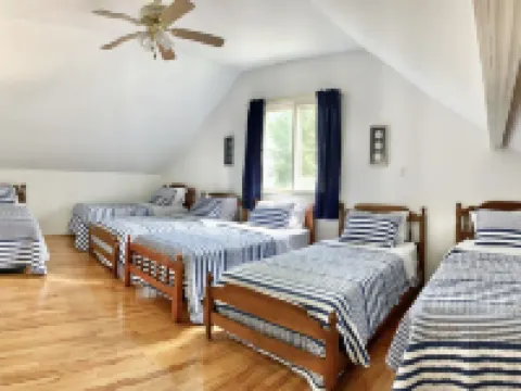 Canadaigua Lake Sunset Oasis: Private Beach, Family Fun Wineries, CMAC, Shopping Hotel a Gorham