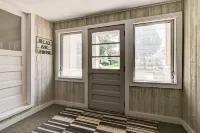 Clean and Spacioius Flat in Great Location Near Epic and Downtown Verona! Hotels in Verona