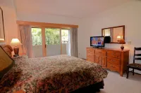 Spacious Remodeled Unit+Loft, Central Location, Great for Large Families, Groups