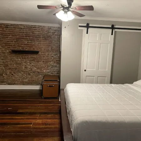 Stay downtown within walking distance of restaurants, shopping, and breweries!