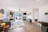 Red Star Cottage on Mawby Lake: Sandy Beach- Kayaks/Paddle Boat/Row Boat