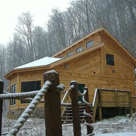 Casa Lago Lakefront on Watauga Lake, covered boat dock, boat slip, water toys