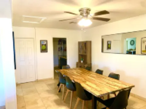 Heated Pool & Hot Tub ⭐️ Mins to Old Town, ASU, Hiking and ⛳️