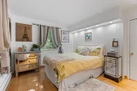 Lake Naomi Forest Oasis Retreat with Hot Tub & Lounging Galore