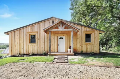Wanderlust Suite - Rustic 2 Bed, 2 Bath Apt, King Beds! Hoteles en 