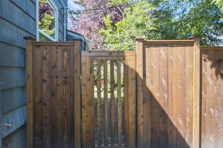 The Reddish House: 6th Ave, UPS, UW, Ruston