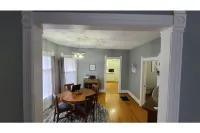 The Briton - Historic 1890 Victorian, First Floor