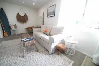Stay in the charming SilverStrand neighborhood, 2 min walk to the sand-dogs ok!