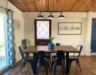 3 bedroom waterfront home Large dock and great swim area 4 KAYAKS + PADDLEBOAT