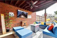 Txshapedprivatepool&Spa.TikiBar.PuttingGreen.Gameroom.Patios.Playground.Firepit