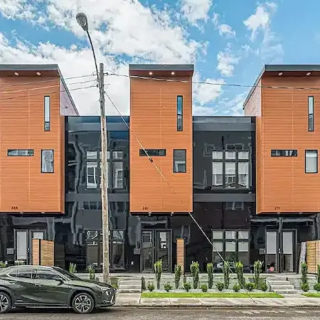 Rooftop Patio / 3 Mins to Downtown / Stylish House