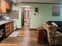 Relaxing, Peaceful 1-bedroom Pet- Friendly Apartment