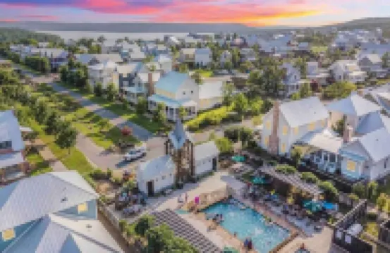 The Retreat @ Carlton Landing, an Elegant Farmhouse located in a 5 star resort!!