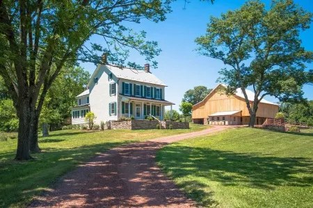 Rustic Meets Modern Farmhouse in Bucks County